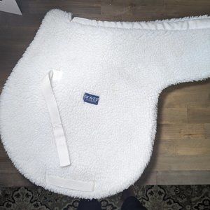 Dover Saddlery Shaped Fleece Numnah Show Pad
